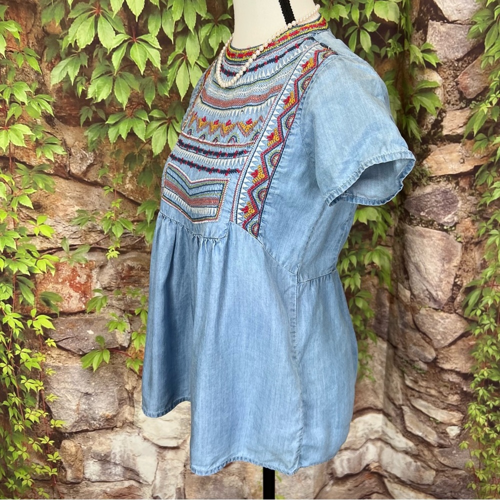 DENIM JEANS AND CASUALS Boho Coastal Chambray Shirt, S (Runs small) - Picture 4 of 11